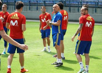 مدرب إسبانيا الأولمبي منتخب مصر لديه لاعبين عظماء ومواجهة محمد صلاح صعبة