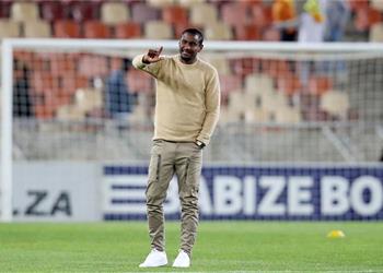 بعد الرحيل عن صن داونز موكوينا يقترب من تدريب هذا الفريق