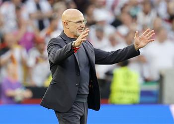 دي لا فوينتي بعد التأهل إلى نصف نهائي يورو كروس كان يستحق الطرد ولن أوبخ ألمانيا