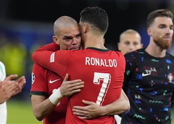 بيبي يعلق على مستقبله بعد خروج البرتغال من يورو 2024 ويؤكد عناق رونالدو لي يعني الكثير