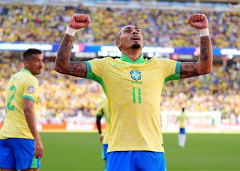 رافينها يتحدى أراوخو قبل مباراة البرازيل وأوروجواي في كوبا أمريكا 2024