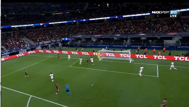 حارس كندا ينقذ مرماه من هدف لفنزويلا في كوبا امريكا