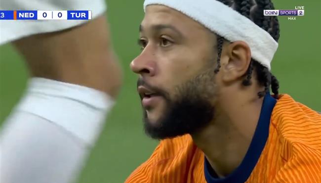 في الدقيقة الاولي ممفيس ديباي كاد ان يسجل هدف لهولندا امام تركيا