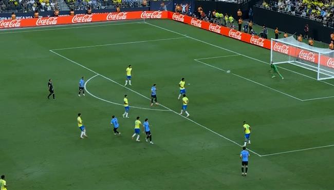 تسديدة فالفيردي علي مرمي البرازيل بكوبا امريكا