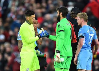 مطالب مانشستر سيتي تعيد أليسون على طاولة مفاوضات النصر