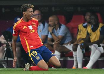 فيديو الأصغر في تاريخ يورو لامين يامال يسجل هدف ا خرافي ا لـ إسبانيا أمام فرنسا