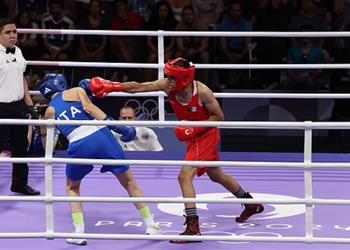 ذكر بيولوجي ا ملاكمة إيطالية تنسحب أمام الجزائرية إيمان خليف وتصرخ هذا غير عادل