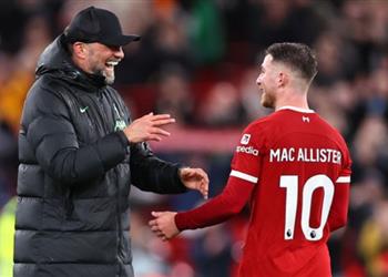 ماك أليستر لاعبو ليفربول شعروا بالغيرة من معاملة كلوب لي