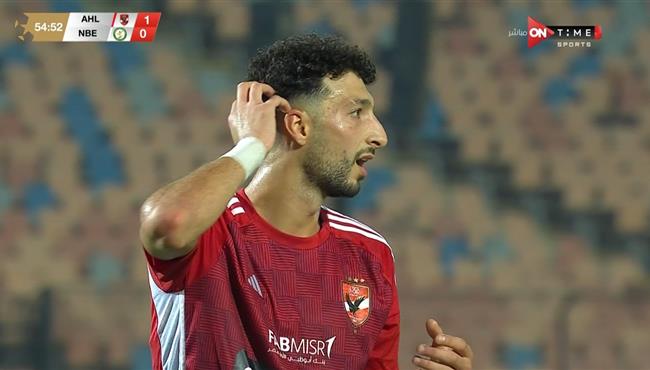 وسام ابو علي يهدر انفراد امام البنك الاهلي في الدوري المصري