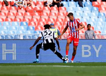 فيديو أتلتيكو مدريد يفوز على يوفنتوس بثنائية ودي ا قبل انطلاق الموسم