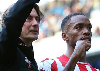 بعد اهتمام الأهلي مدرب برينتفورد يحسم الجدل بشأن مستقبل إيفان توني