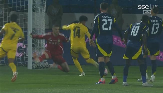 تصدي بينتو ينقذ النصر من هدف محقق لـ التعاون في كأس السوبر السعودي