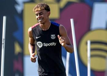 بعد طعن والده سبورت توضح موقف يامال من مباراة برشلونة وفالنسيا