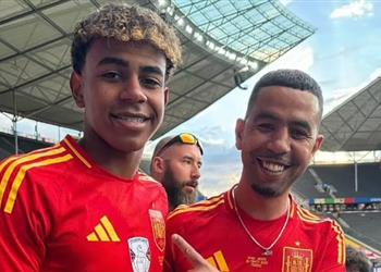 من سريره في المستشفى أول تعليق من والد لامين يامال بعد تعرضه لمحاولة اغتيال