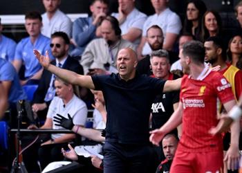 سلوت بعد فوز ليفربول على إيبسويتش تاون لسنا فريق محمد صلاح فقط