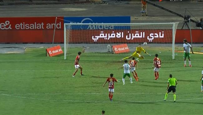 مصطفي مخلوف يمنع هدف لـ مودرن سبورت امام الاهلي بالدوري المصري