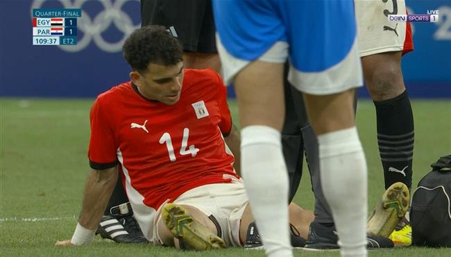 لقطة اصابة زيزو واعتراضة علي تبديله في مباراة مصر وباراجواي