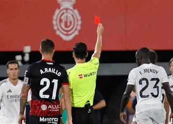 الإعلان عن عقوبة ميندي بعد طرده في مباراة ريال مدريد وريال مايوركا