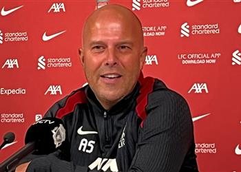 سلوت يوجه رسالة واضحة للاعبي ليفربول مستدلا بـ محمد صلاح وفان دايك