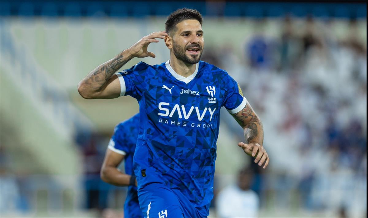 ميتروفيتش مهاجم فريق الهلال