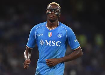 وكيل أوسيمين يحسم موقفه من الانتقال إلى الأهلي السعودي