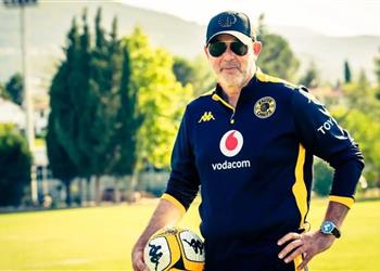 مدرب كايزر تشيفز يوضح لـ بطولات حقيقة اهتمامه بضم بيرسي تاو من الأهلي