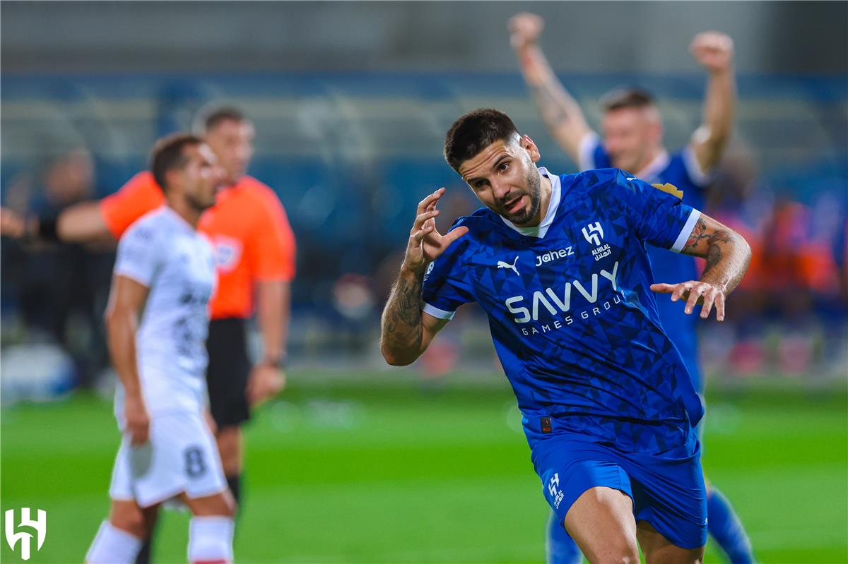 ميتروفتيش لاعب الهلال السعودي