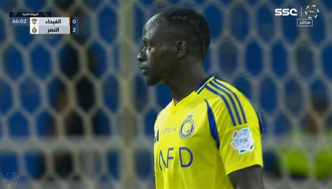 ساديو ماني يهدر انفراد امام الفيحاء بالدوري السعودي