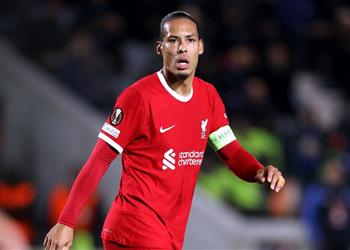 لخلافة فان دايك ليفربول يدرس حسم صفقة دفاعية