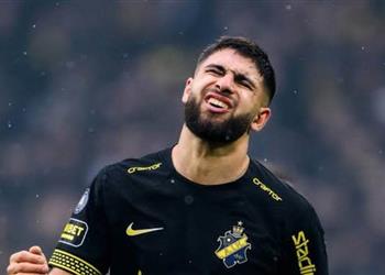 بعد اقتراب الأهلي من حسم صفقة عمر فرج بطولات يوضح هل تسمح اللائحة بقيده