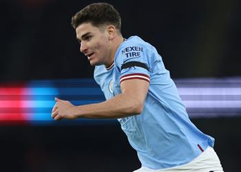 أتلتيكو مدريد يفاوض مانشستر سيتي لضم ألفاريز وتشاؤم يحيط بالصفقة