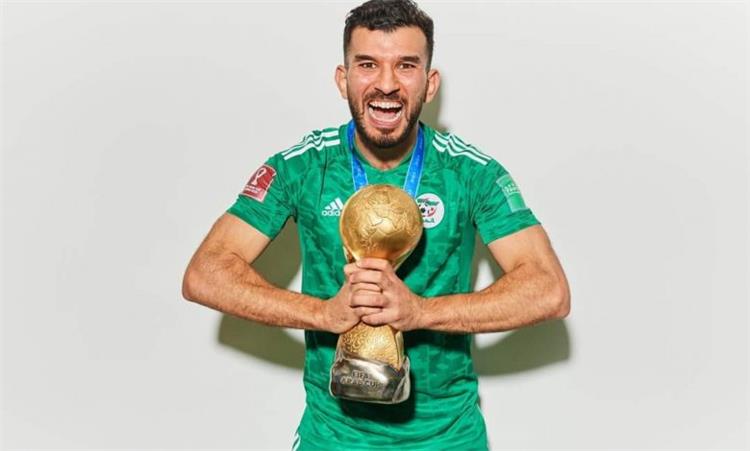 امير سعيود لاعب منتخب الجزائر والاهلي السابق