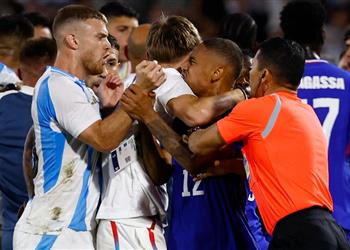 مهاجم الأرجنتين لاعبو فرنسا وصفونا بالعنصريين ونحن لسنا كذلك