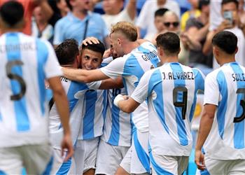 بعد التألق في الأولمبياد ليفربول يستهدف التوقيع مع مدافع الأرجنتين