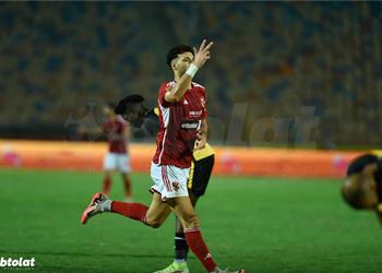 طه إسماعيل منتقد ا كولر لماذا ي عاقب لاعب الأهلي بالدكة وما يفعله وسام أبو علي أمر نادر