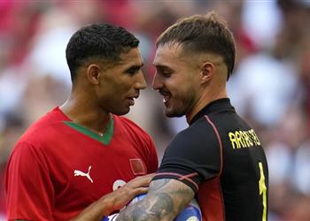 حارس إسبانيا يعلق على استفزاز أشرف حكيمي له قبل هدف المغرب