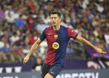 ليفاندوفسكي يلوم لاعبي برشلونة بعد الخسارة من ميلان ويصرح راض عما أقدمه مع فليك