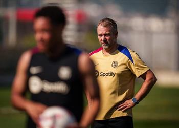 فليك يدفع لاعب برشلونة إلى الرحيل