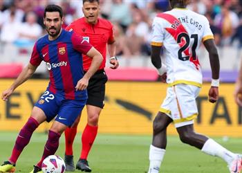 جوندوجان يثير التكهنات بشأن مستقبله مع برشلونة