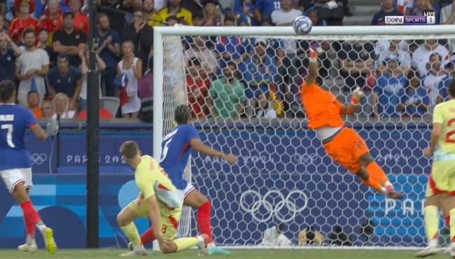 العارضة تحرم اسبانيا من تسجيل هدف فوز قاتل علي فرنسا في نهائي أولمبياد باريس