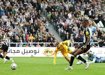 ضحية إيزاك المفضلة نيوكاسل يحقق فوز ا مثير ا على توتنهام في الدوري الإنجليزي