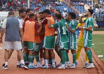 فيديو الجزائر تفوز على ليبيريا بثلاثية وتتصدر مجموعتها في تصفيات كأس أمم إفريقيا