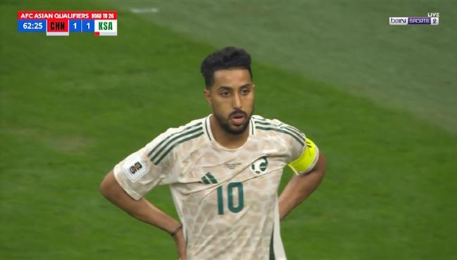 العارضة تحرم سالم الدوسري من تسجيل هدف امام الصين في تصفيات كأس العالم