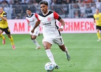 فرانكفورت يعلن آخر تطورات إصابة عمر مرموش مع منتخب مصر