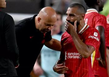 سلوت لا يهمني ما يقوله محمد صلاح بشأن مستقبله مع ليفربول