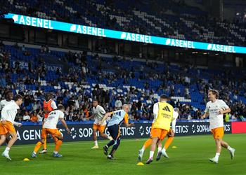 فيديو لاعب ريال مدريد يغادر مباراة ريال سوسيداد مصاب ا
