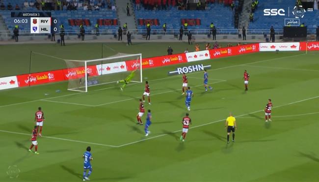 سالم الدوسري كاد ان يسجل هدف رائع لـ الهلال امام الرياض في الدوري السعودي
