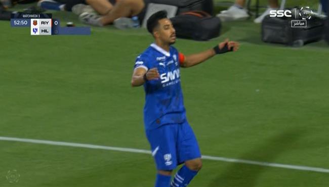 هدف سالم الدوسري الرائع في مرمي الرياض بالدوري السعودي