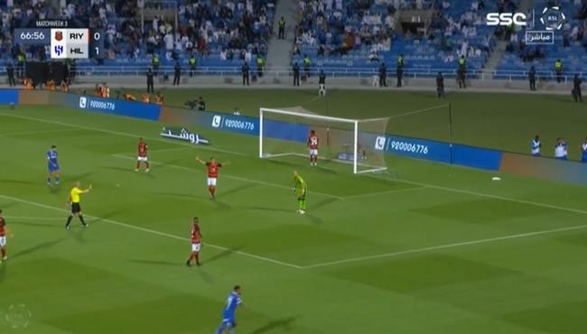 هدف الهلال الملغي امام الرياض بالدوري السعودي