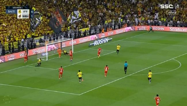 هدف الاتحاد الخامس في مرمي الوحدة بالدوري السعودي